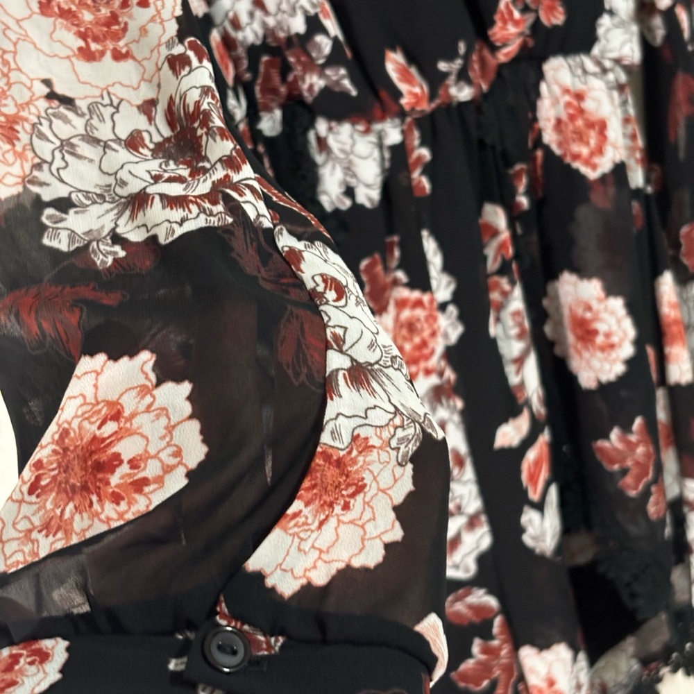 Astr Black and Floral Jumpsuit Size M - Picture 5 of 13